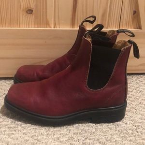 Blundstones size 8.5 US